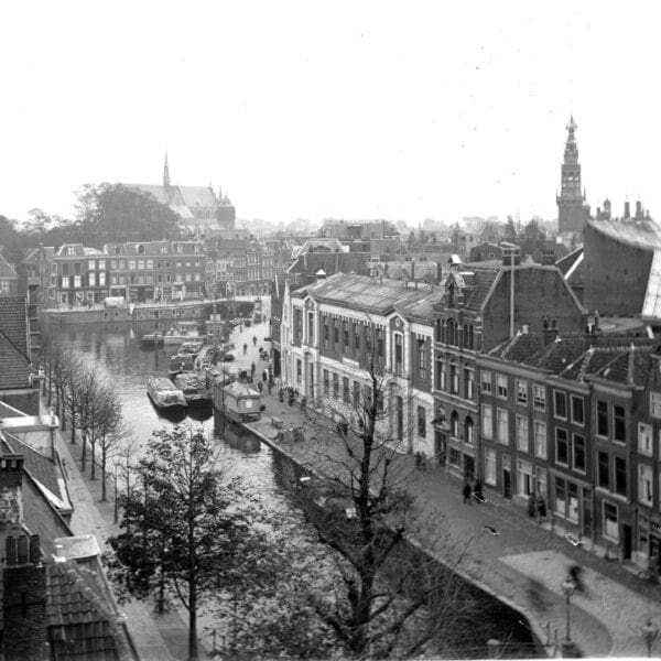 De Aalmarkt op een foto uit het eind van de jaren 1920